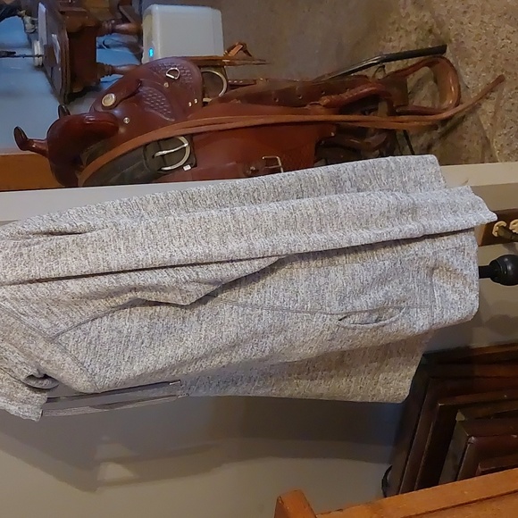 Pullover - Picture 3 of 3